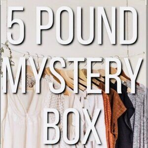 Contemporary Reseller Box Women’s Clothing Dresses Shorts Tops Blouses Tank